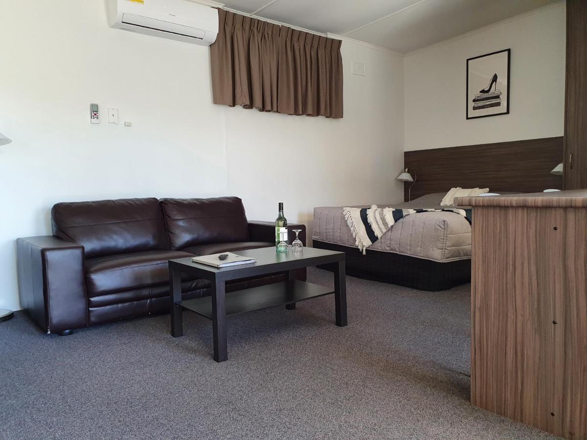 Motel Riverbend テーレム・ベンド エクステリア 写真