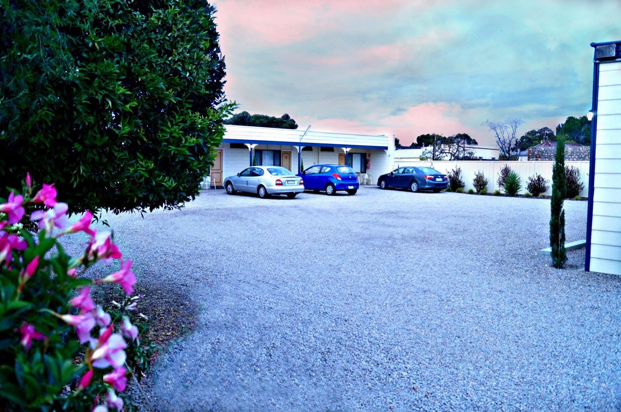 Motel Riverbend テーレム・ベンド エクステリア 写真
