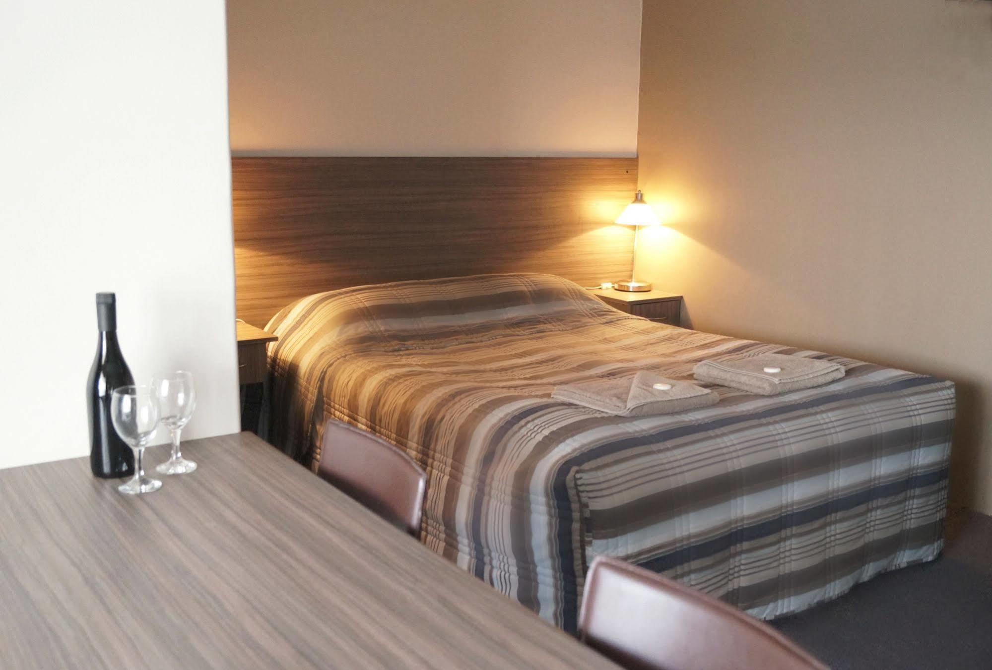 Motel Riverbend テーレム・ベンド エクステリア 写真