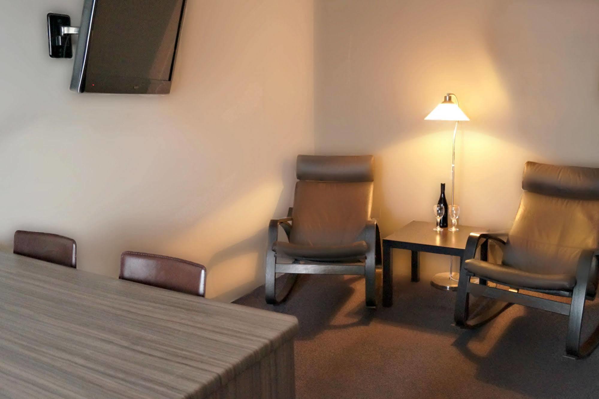 Motel Riverbend テーレム・ベンド エクステリア 写真